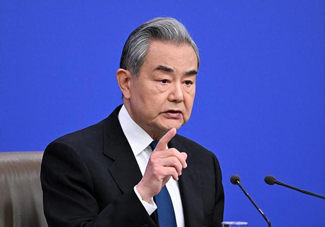 网友发帖询问:聚众淫乱在英国为什么是合法的?