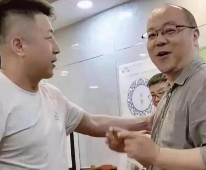 雄鹿输麻了!惨败热火33分 希罗被热巴胖揍 两乐透秀遭37号秀压制