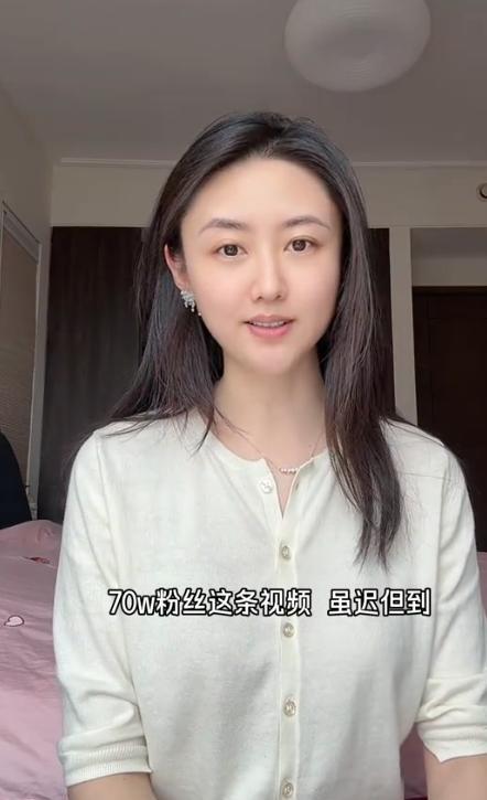 轰出14记ACE却惨遭逆转!郑钦文,你还要在这条死胡同里走多久?
