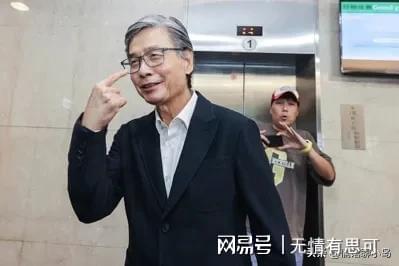 手握8790亿美元,蒂姆库克本可买下标普500中488家企业,他却做了一件永久改写苹果命运的事