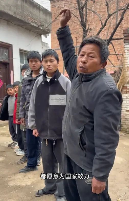 要跑路了?章子怡财路遭到质疑,“一把套现3亿”冲上热搜